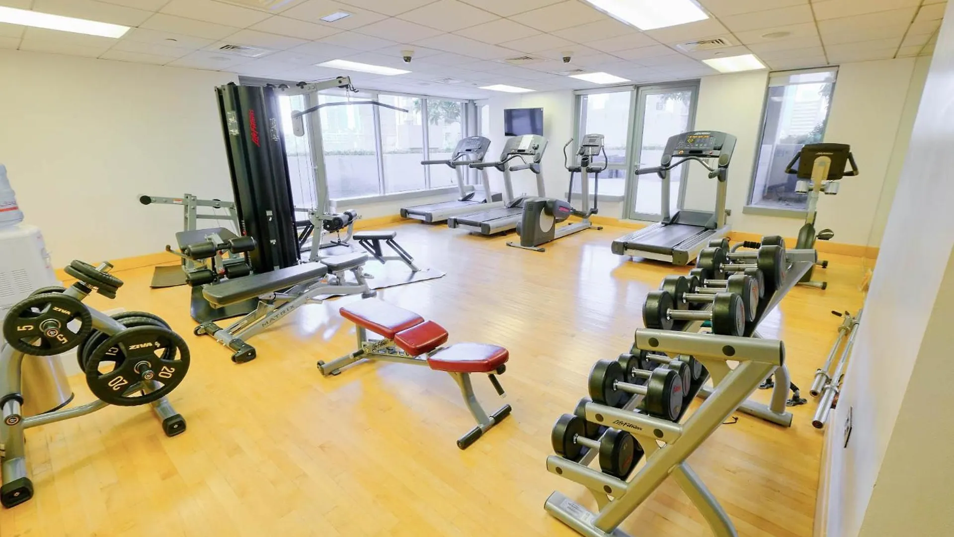 Modernized 2 Bedroom Apartment In Downtown And Sleeps 6 ドバイ